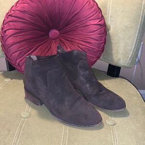 Lucky brand brown suede leather booties, size 8.